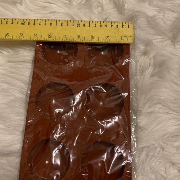 Set of three silicone six hole molds for baking. - Picture 2 of 7